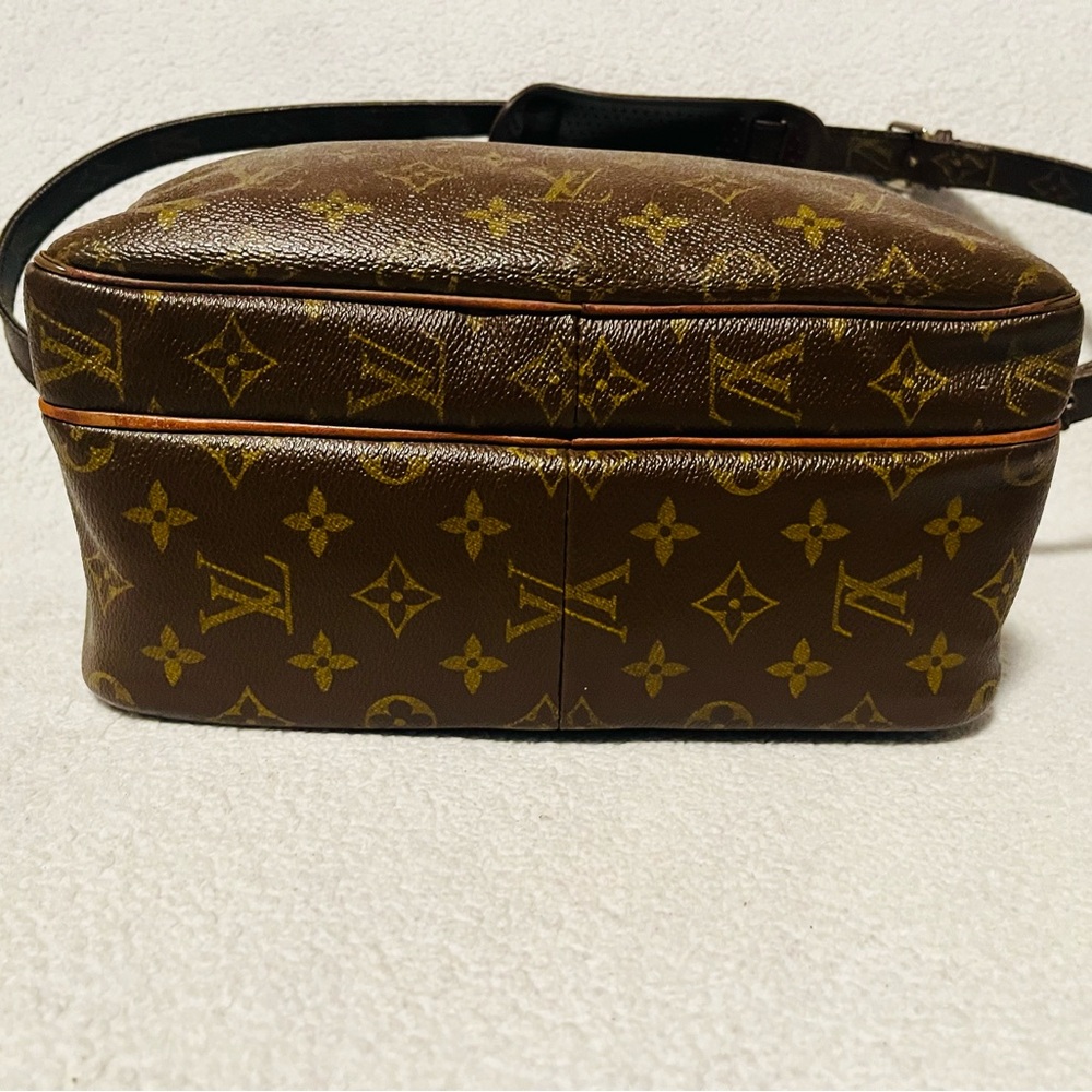 Louis Vuitton Nile Vintage Shoulder Bag - Picture 13 of 16